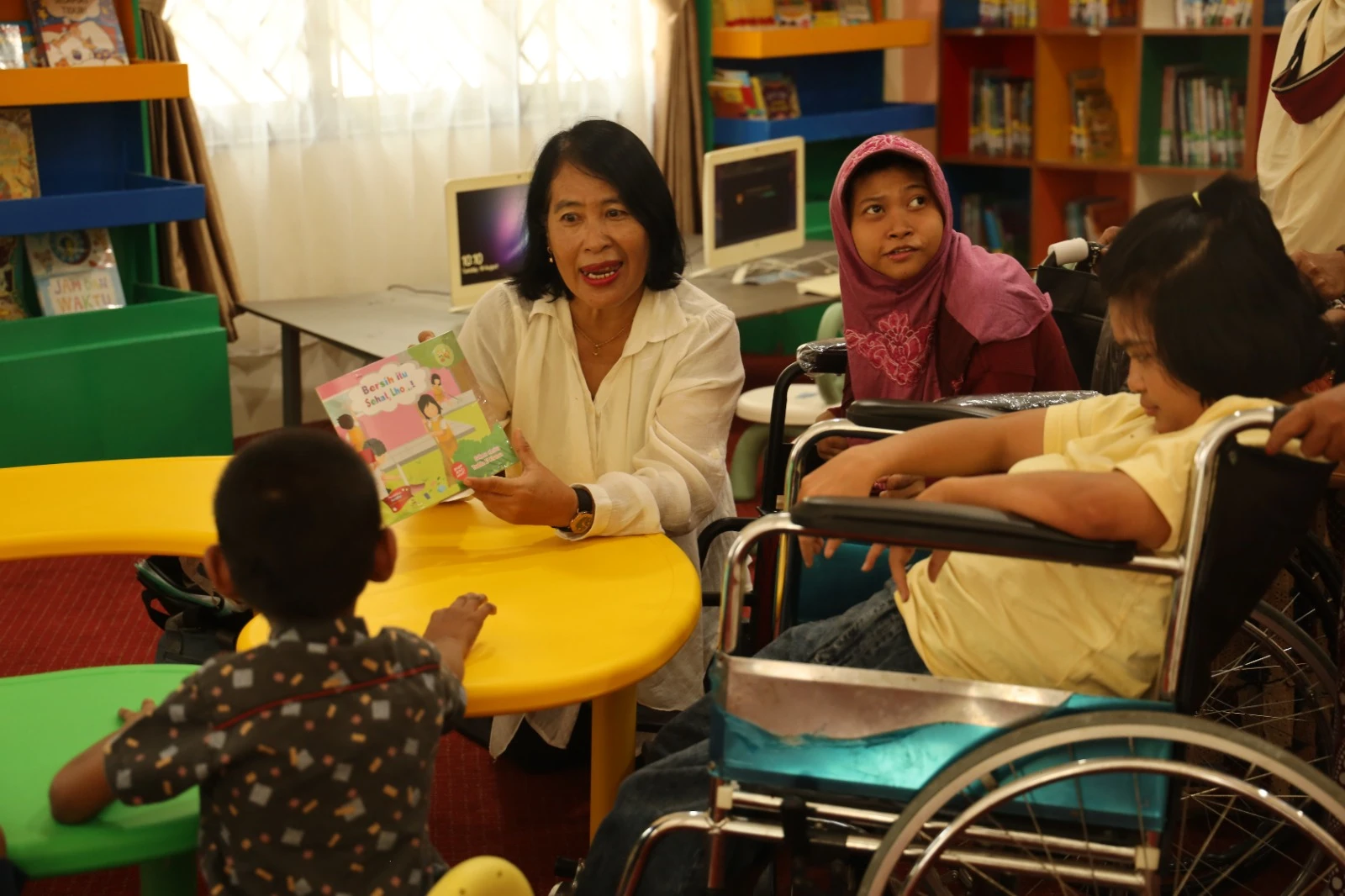 Dorong Peningkatan Literasi Masyarakat Lewat Layanan Inklusif
